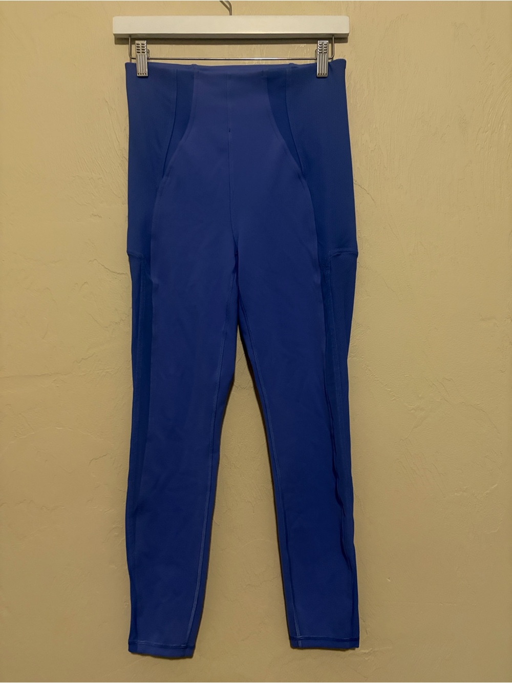 Lululemon Everlux with Mesh Super High-Waist Legging. Indigo Blue. 25”.